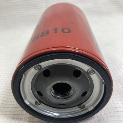 BF5810 23518482 Excavator Parts Fuel Filter with Standard Size and Iron Filter Paper