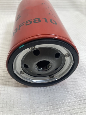 BF5810 23518482 Excavator Parts Fuel Filter with Standard Size and Iron Filter Paper