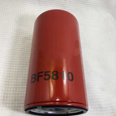 BF5810 23518482 Excavator Parts Fuel Filter with Standard Size and Iron Filter Paper