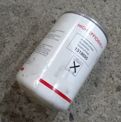 Hydwell Direct Supply High Filtration Fuel Filter P550494 1318695 for Trucks at Best